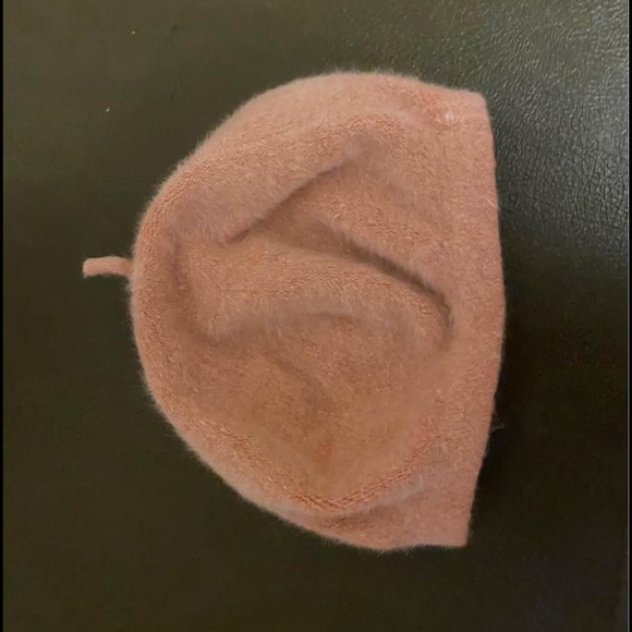 Beanie and sunglasses - Picture 3 of 3